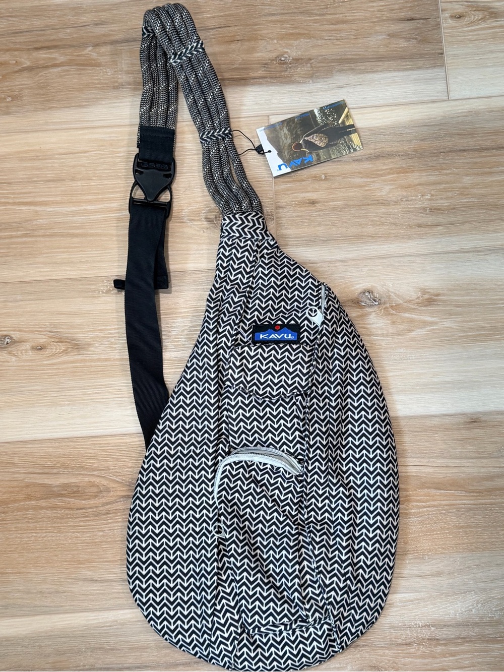 Kavu Black & White Rope Sling crossbody backpack Bag